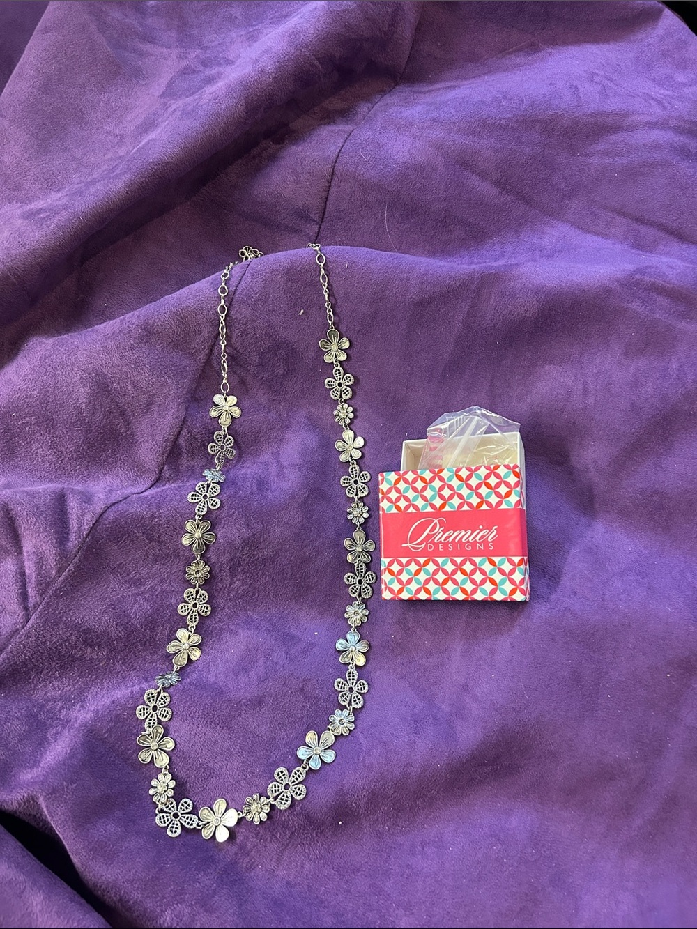 Premier Designs Silver Floral Link Necklace